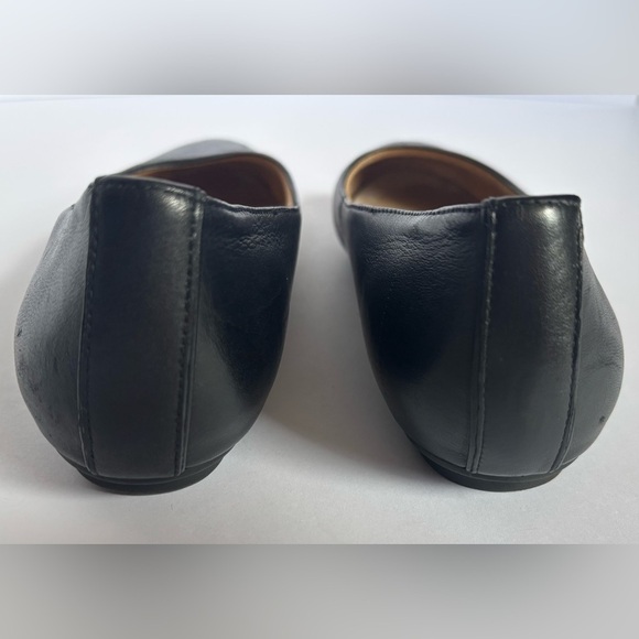 Naturalizer Maxwell Black Leather Round Toe Flats - Picture 10 of 12